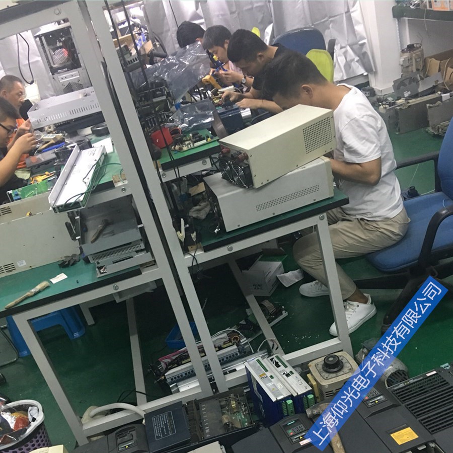 LENZE倫茨伺服驅(qū)動(dòng)器維修無(wú)顯示,顯示亮紅燈維修