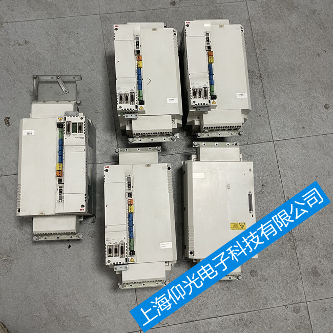 ABB MotiFlex e180�(q��)��(d��ng)����(b��o)��E1033�S��