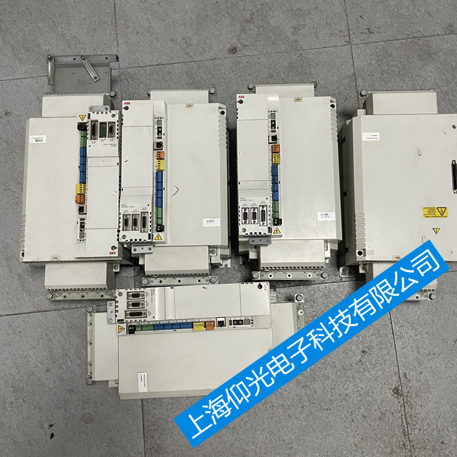 MotiFlex e180/ABB(q)(bo)E1053ϾSv