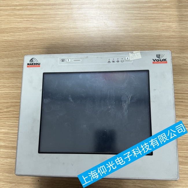 成都UNIOP觸摸屏eTOP05在通電幾分鐘后屏幕變成藍屏故障維修點