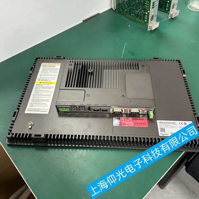 廣州施耐德觸摸屏XBTG5330屏幕背光正常但無顯示內(nèi)容故障維修仔細(xì)了解