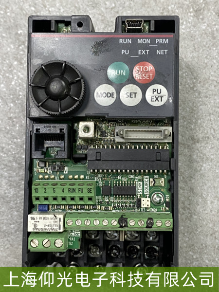 ����FR-D700׃�l�� E.OV �^늉��󾯹��ϾS��ָ��